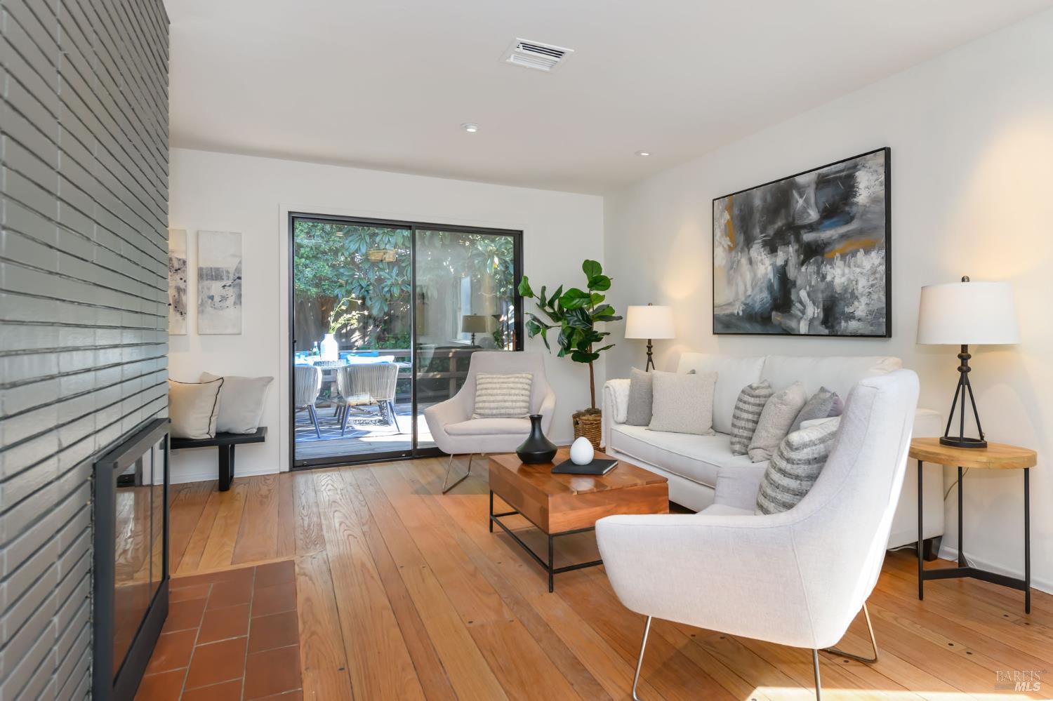 Detail Gallery Image 17 of 31 For 32 Knight Dr, San Rafael,  CA 94901 - 3 Beds | 2 Baths