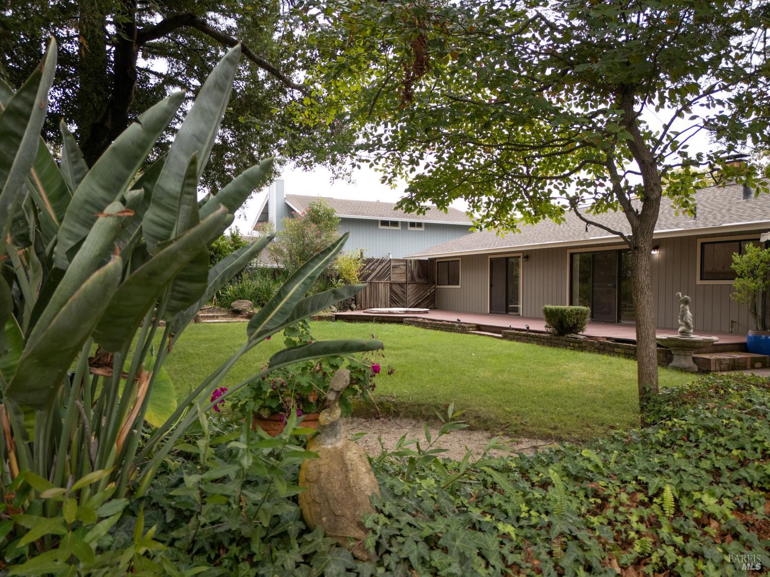 Detail Gallery Image 20 of 21 For 4044 Wisteria Way, Napa,  CA 94558 - 3 Beds | 2 Baths