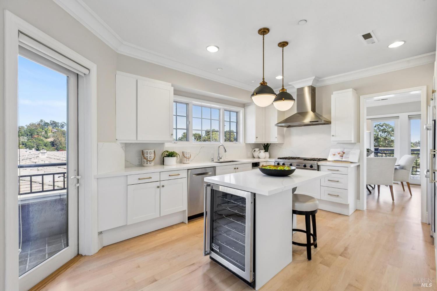 Detail Gallery Image 42 of 68 For 30 De Silva Island Dr, Mill Valley,  CA 94941 - 3 Beds | 2/1 Baths