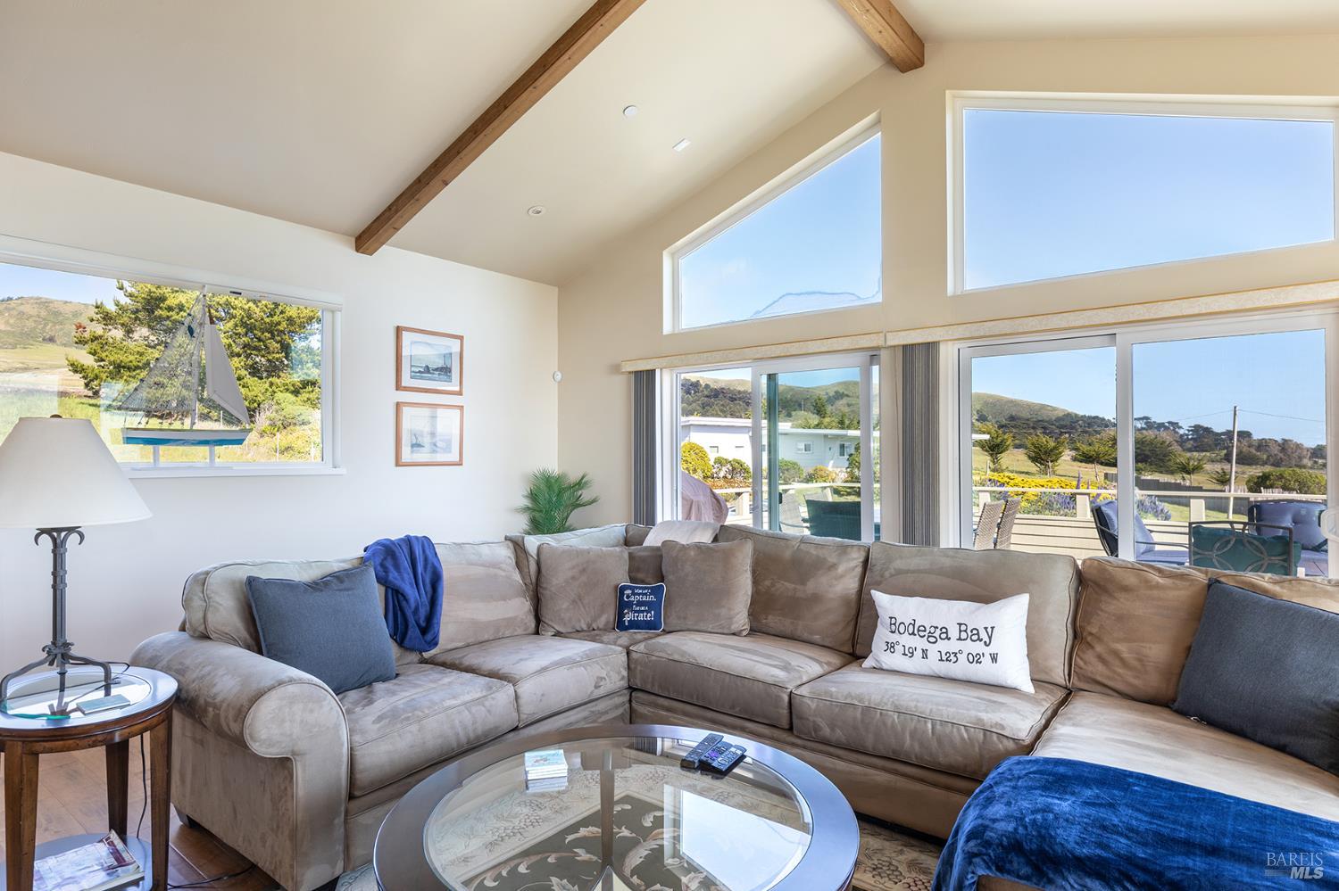 Detail Gallery Image 9 of 43 For 4811 Carmet Dr, Bodega Bay,  CA 94923 - 2 Beds | 2/1 Baths
