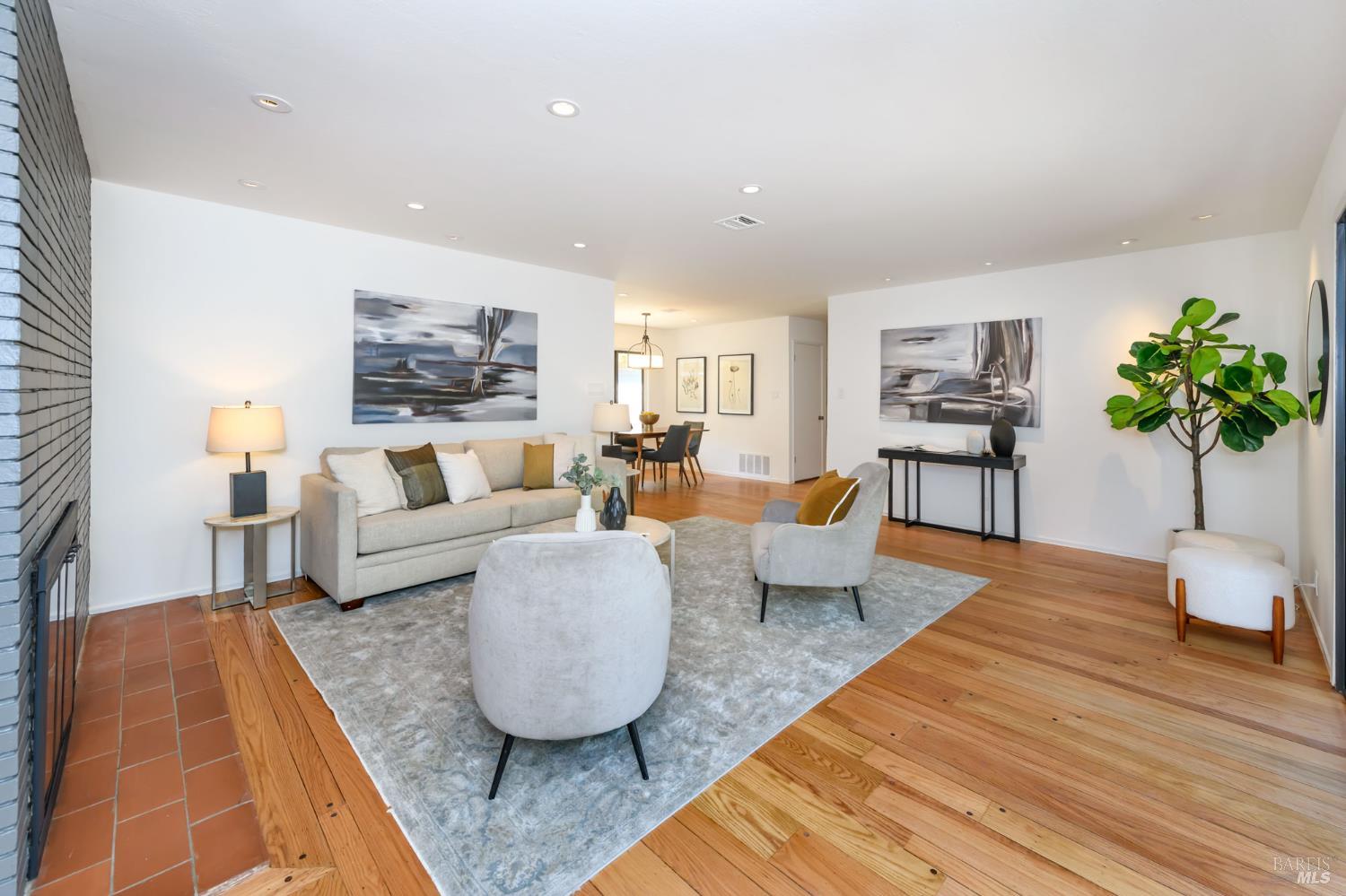 Detail Gallery Image 6 of 31 For 32 Knight Dr, San Rafael,  CA 94901 - 3 Beds | 2 Baths