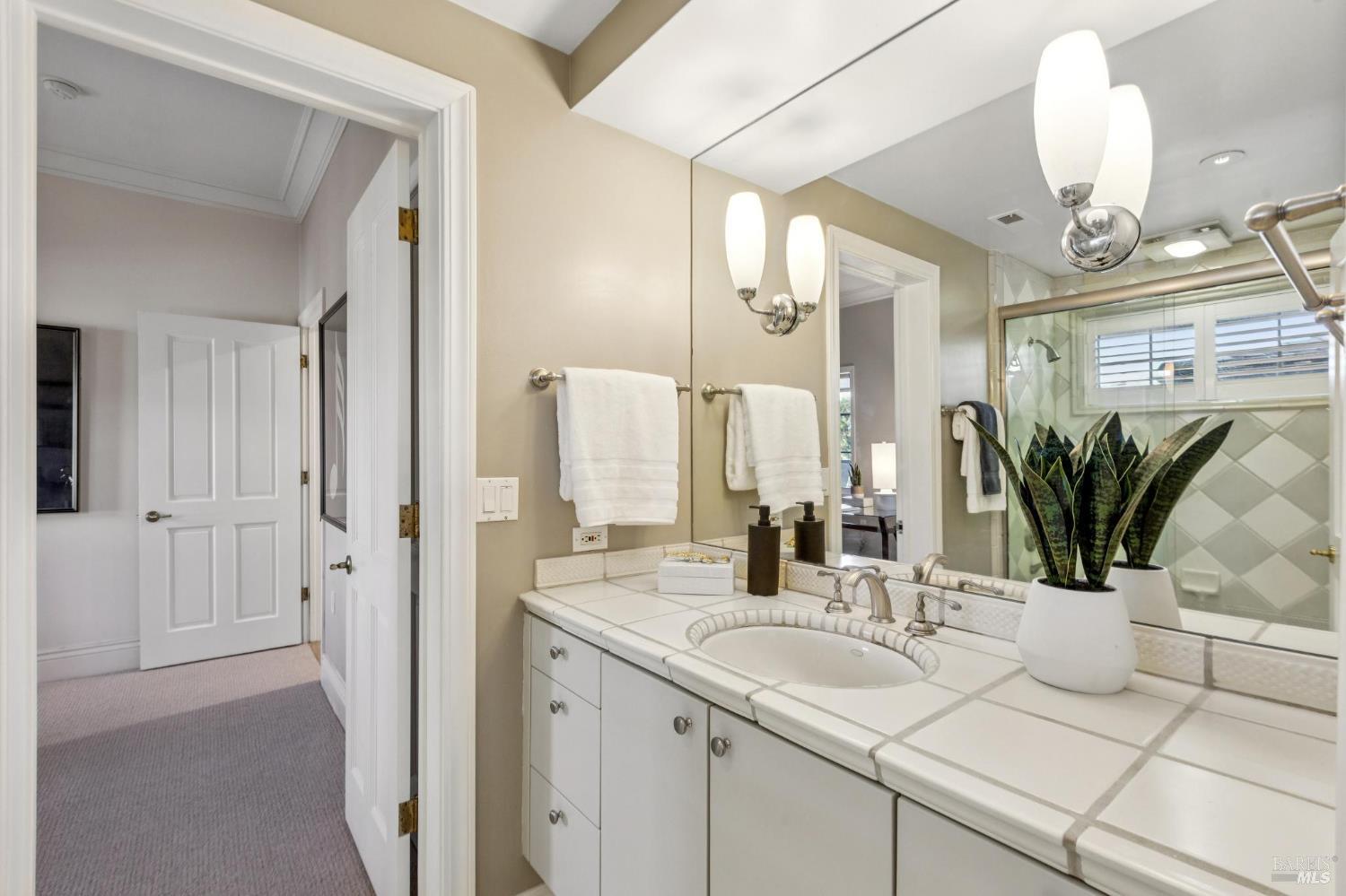 Detail Gallery Image 23 of 68 For 30 De Silva Island Dr, Mill Valley,  CA 94941 - 3 Beds | 2/1 Baths