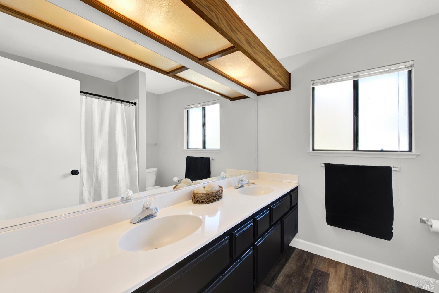 Detail Gallery Image 24 of 41 For 406 Stonecastle Way, Vacaville,  CA 95687 - 4 Beds | 2/1 Baths