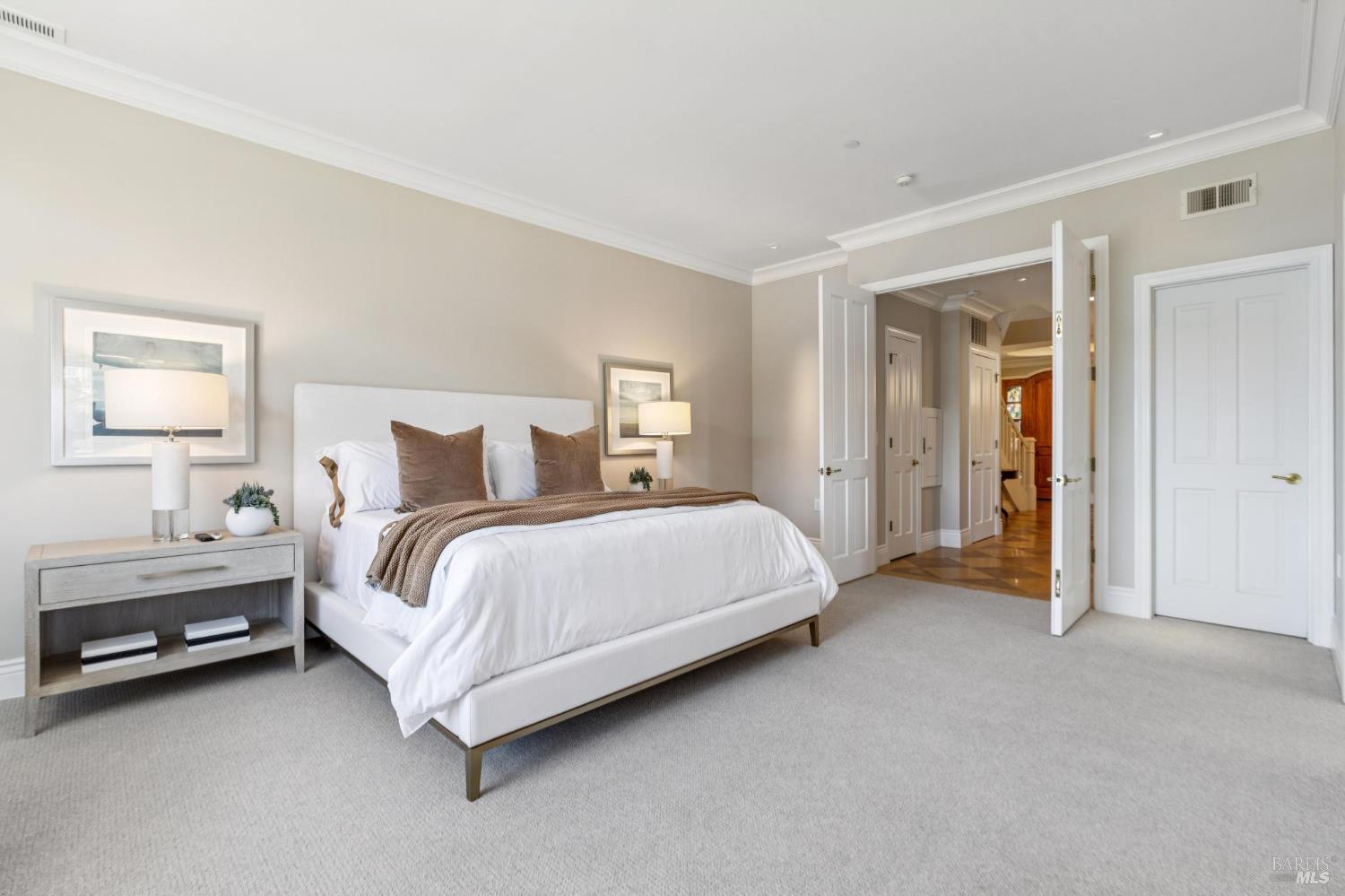 Detail Gallery Image 5 of 68 For 30 De Silva Island Dr, Mill Valley,  CA 94941 - 3 Beds | 2/1 Baths