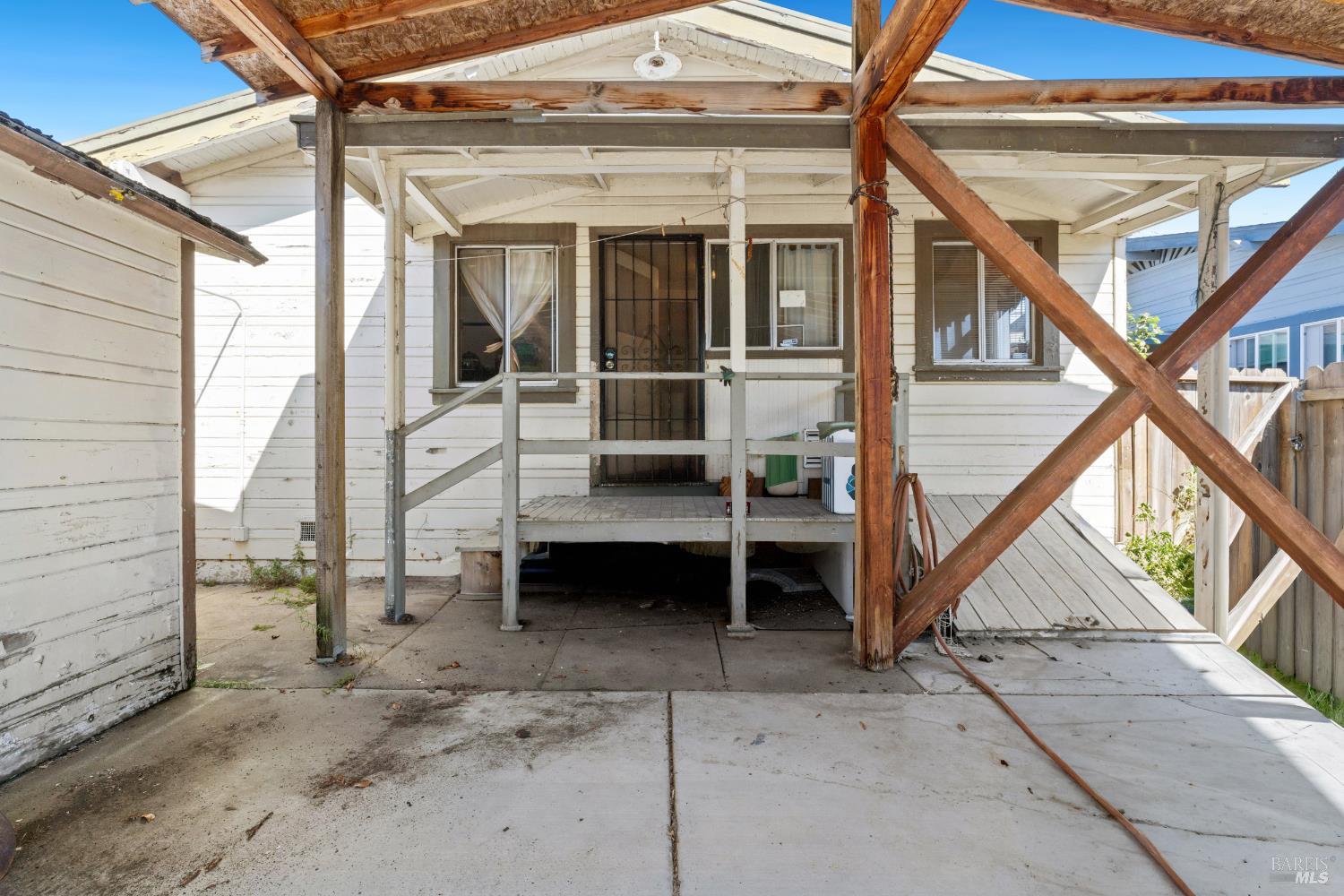 Detail Gallery Image 15 of 22 For 715 Mariposa Ave, Rodeo,  CA 94572 - 2 Beds | 1 Baths