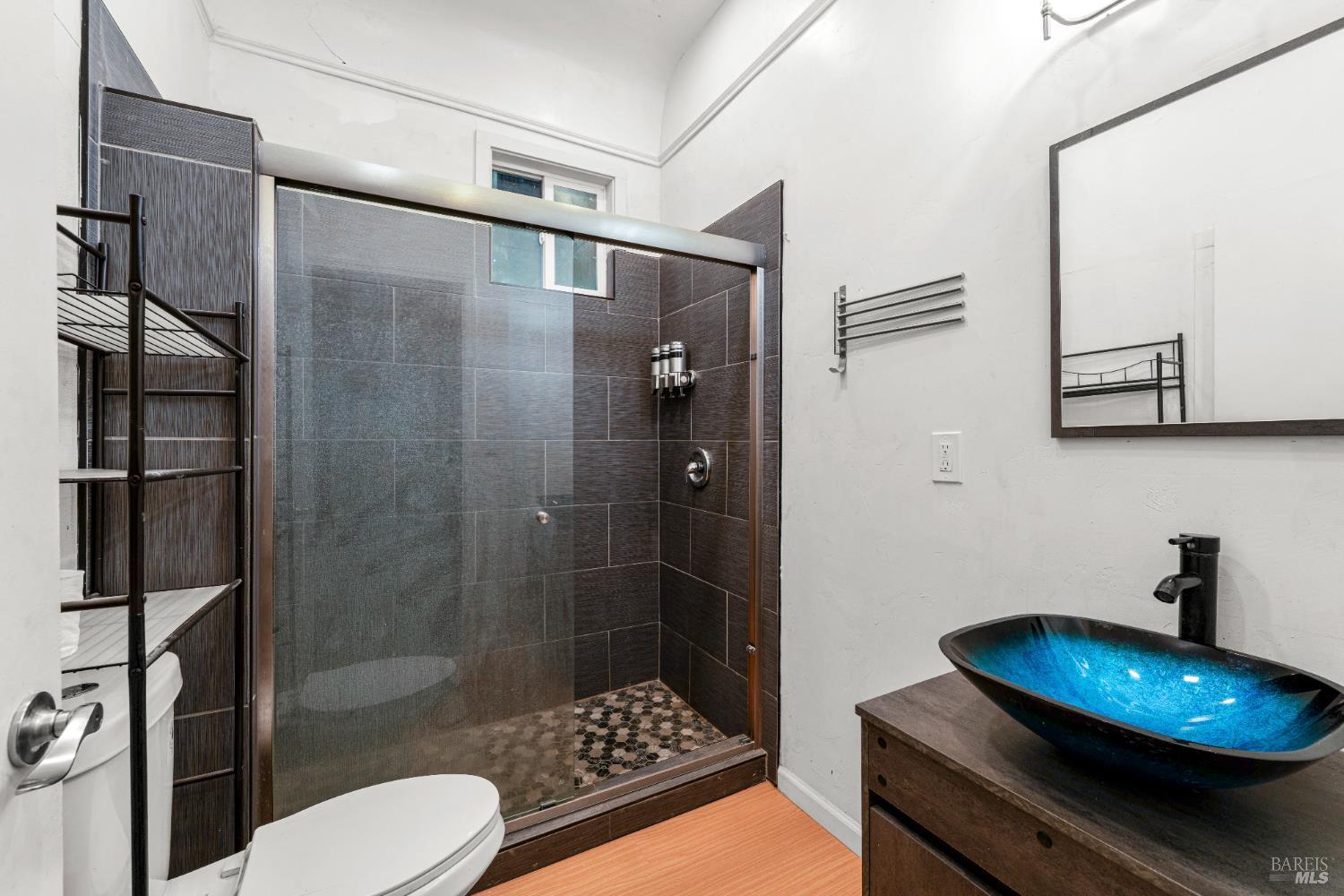 Detail Gallery Image 11 of 23 For 840 5th St, Santa Rosa,  CA 95404 - 4 Beds | 2/2 Baths