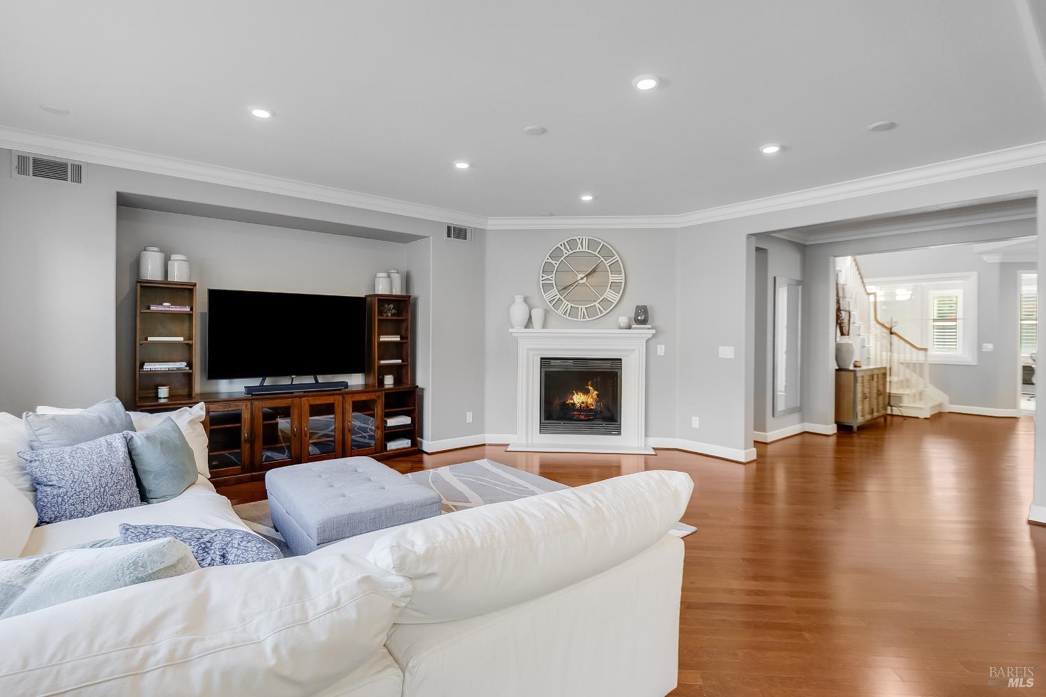 Detail Gallery Image 20 of 88 For 672 Mcallister Dr, Benicia,  CA 94510 - 5 Beds | 4 Baths