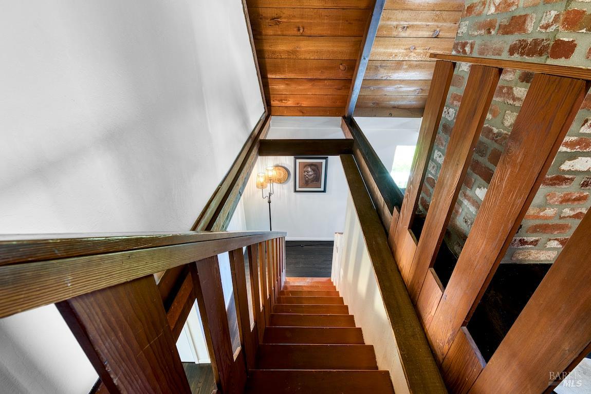 Detail Gallery Image 18 of 47 For 20 Poppy Ln, Mill Valley,  CA 94941 - 3 Beds | 2 Baths