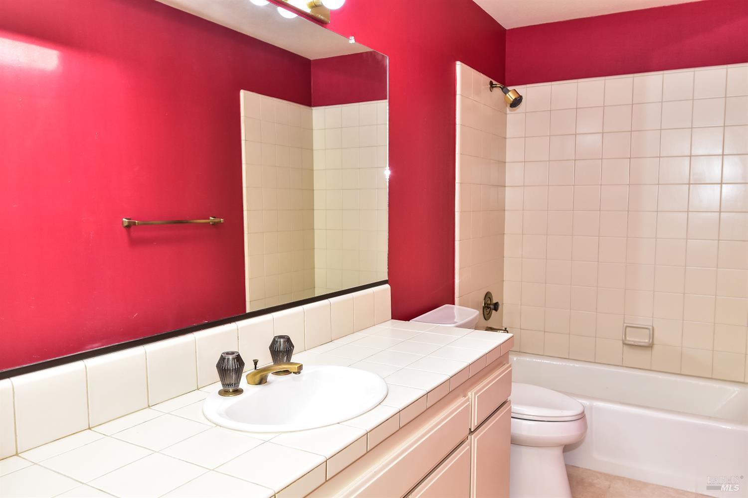 Detail Gallery Image 17 of 30 For 480 La Quinta Ln, Sonoma,  CA 95476 - 2 Beds | 2 Baths