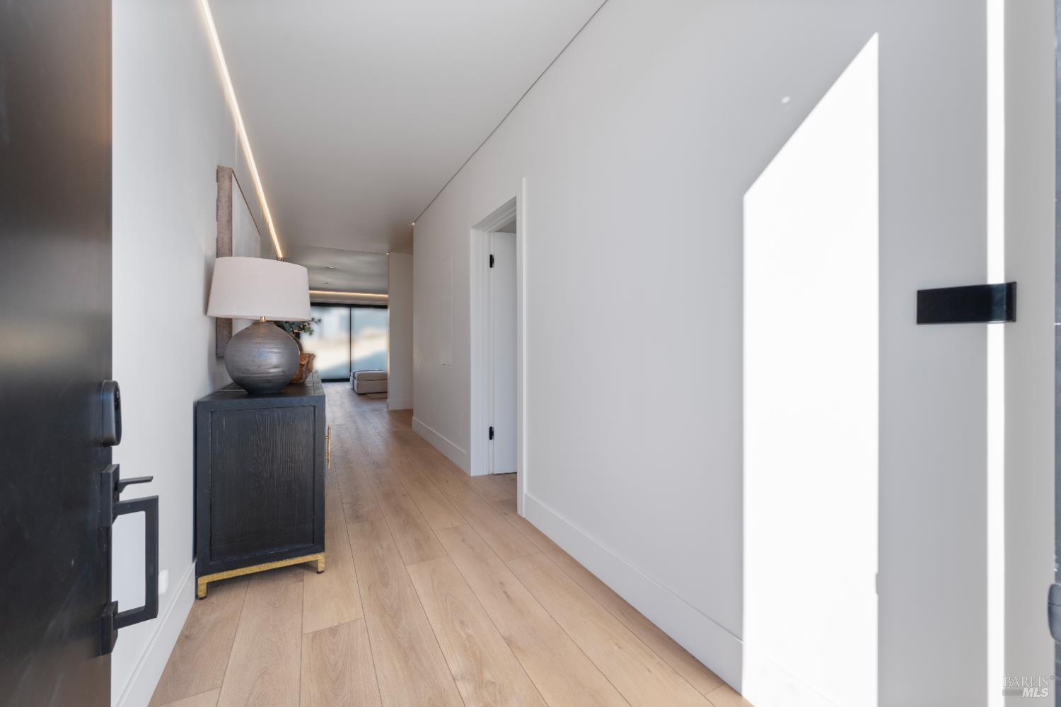 Detail Gallery Image 15 of 27 For 3804 Sedgemoore Dr, Santa Rosa,  CA 95404 - 5 Beds | 3/1 Baths