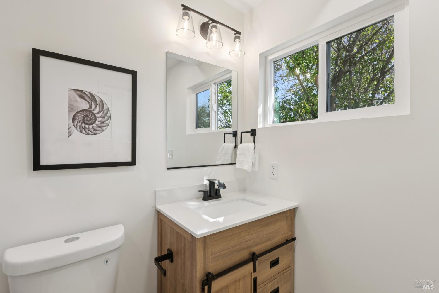 Detail Gallery Image 19 of 44 For 368 Bonnie Ct, Rohnert Park,  CA 94928 - 4 Beds | 2 Baths