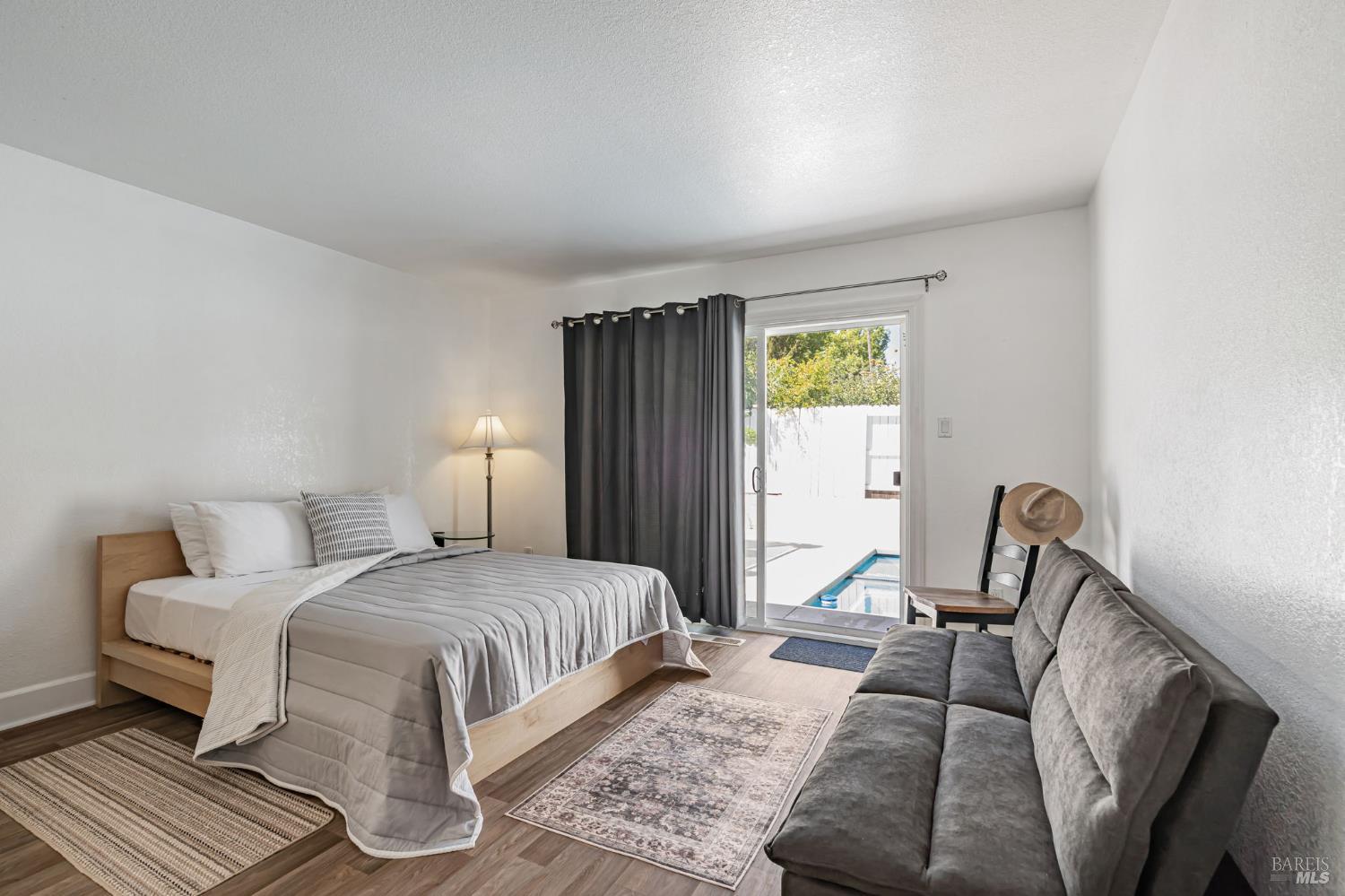 Detail Gallery Image 17 of 40 For 1019 Westview Dr, Napa,  CA 94558 - 4 Beds | 2/1 Baths