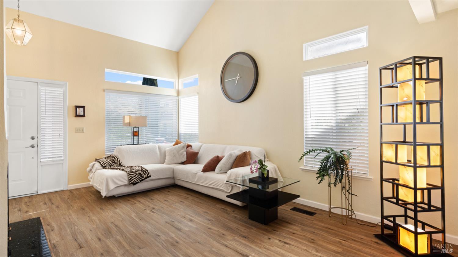 Detail Gallery Image 5 of 30 For 116 Birchwood Ct, Suisun City,  CA 94585 - 3 Beds | 2 Baths