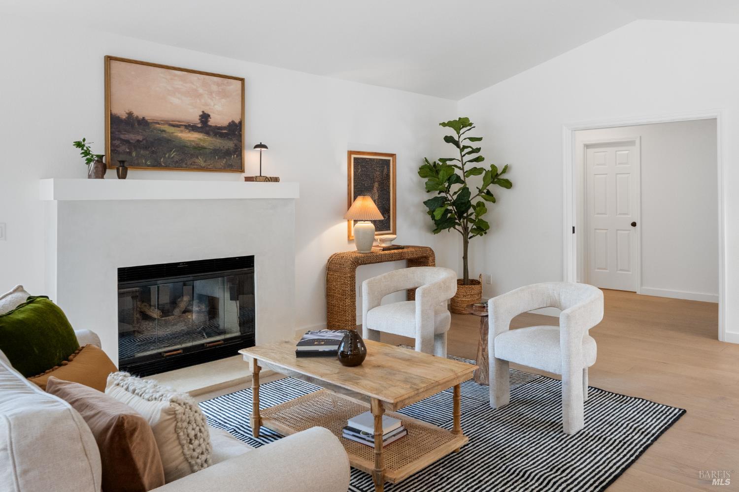 Detail Gallery Image 4 of 22 For 889 Princeton Dr, Sonoma,  CA 95476 - 2 Beds | 2 Baths