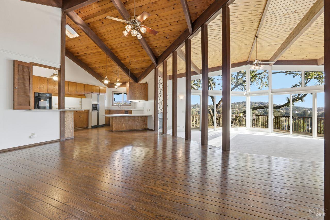 Detail Gallery Image 7 of 57 For 16 Burning Tree Dr, Novato,  CA 94949 - 3 Beds | 2/1 Baths