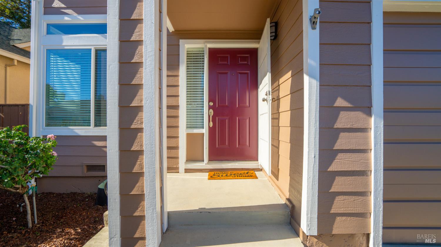 Detail Gallery Image 2 of 30 For 116 Birchwood Ct, Suisun City,  CA 94585 - 3 Beds | 2 Baths