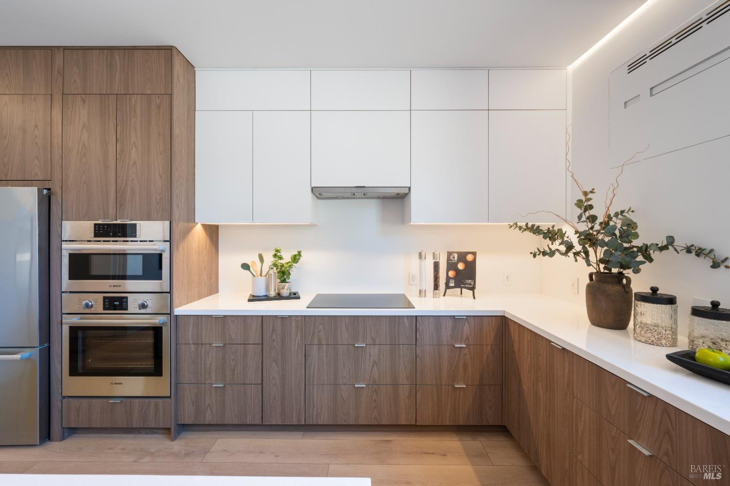 Detail Gallery Image 11 of 27 For 3804 Sedgemoore Dr, Santa Rosa,  CA 95404 - 5 Beds | 3/1 Baths