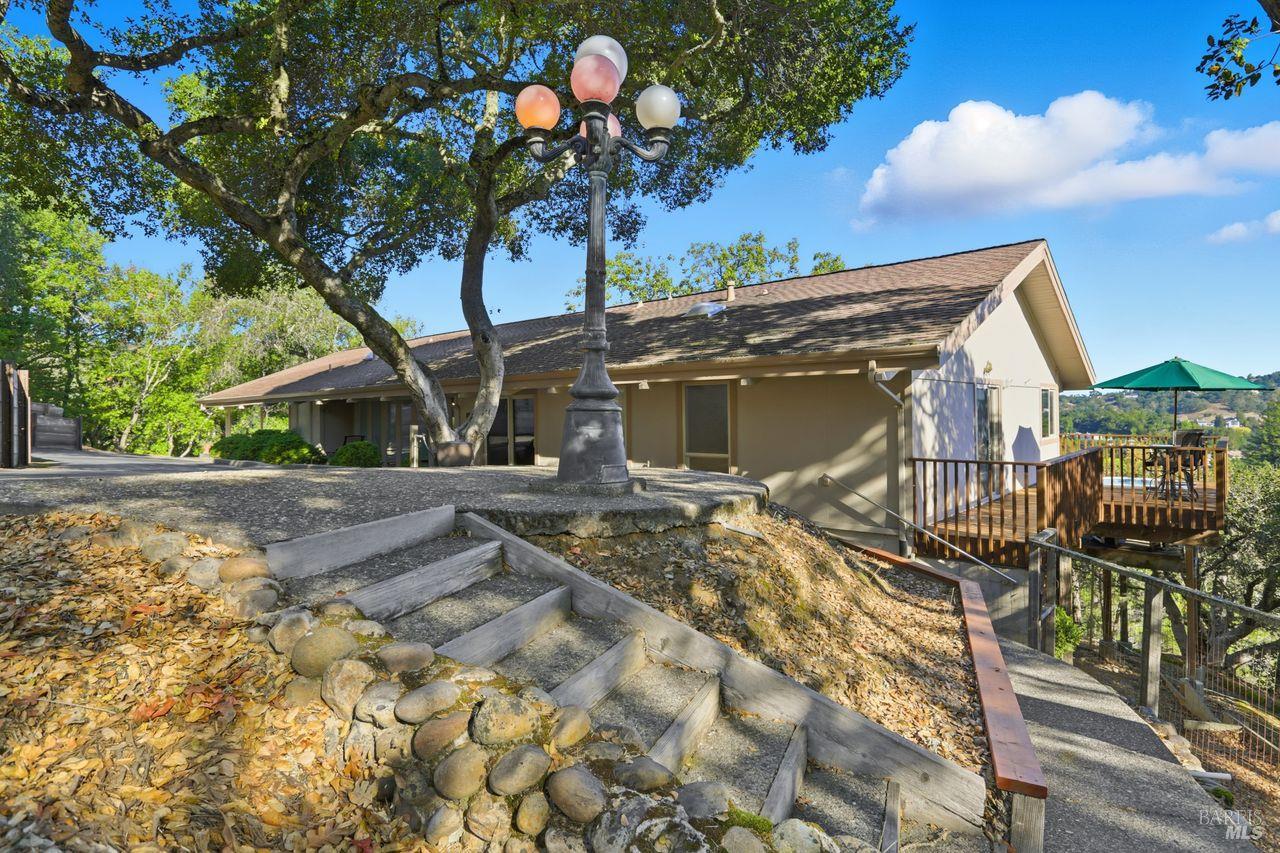 Detail Gallery Image 51 of 57 For 16 Burning Tree Dr, Novato,  CA 94949 - 3 Beds | 2/1 Baths