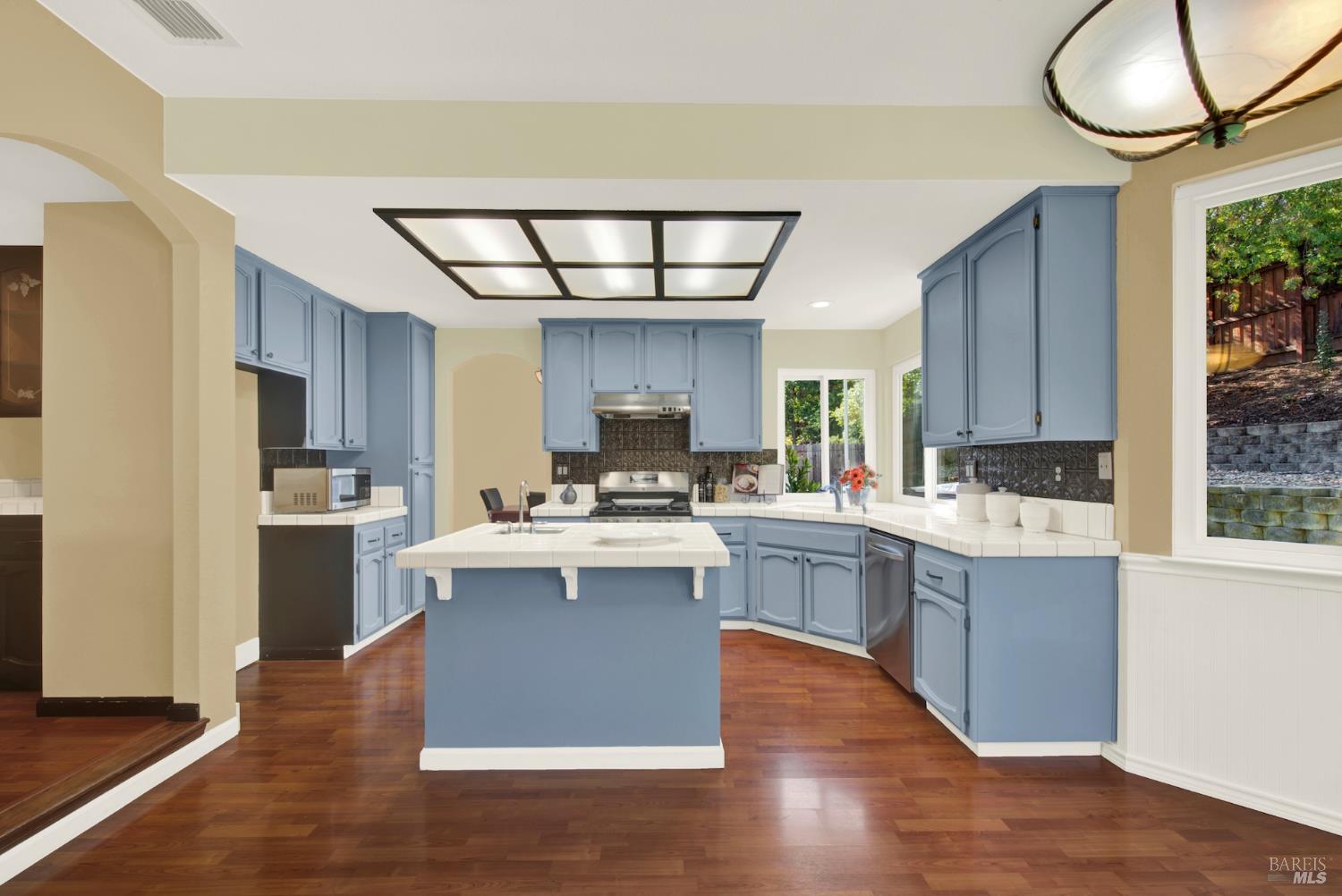 Detail Gallery Image 22 of 99 For 719 Rambleton Dr, Vacaville,  CA 95688 - 5 Beds | 3 Baths