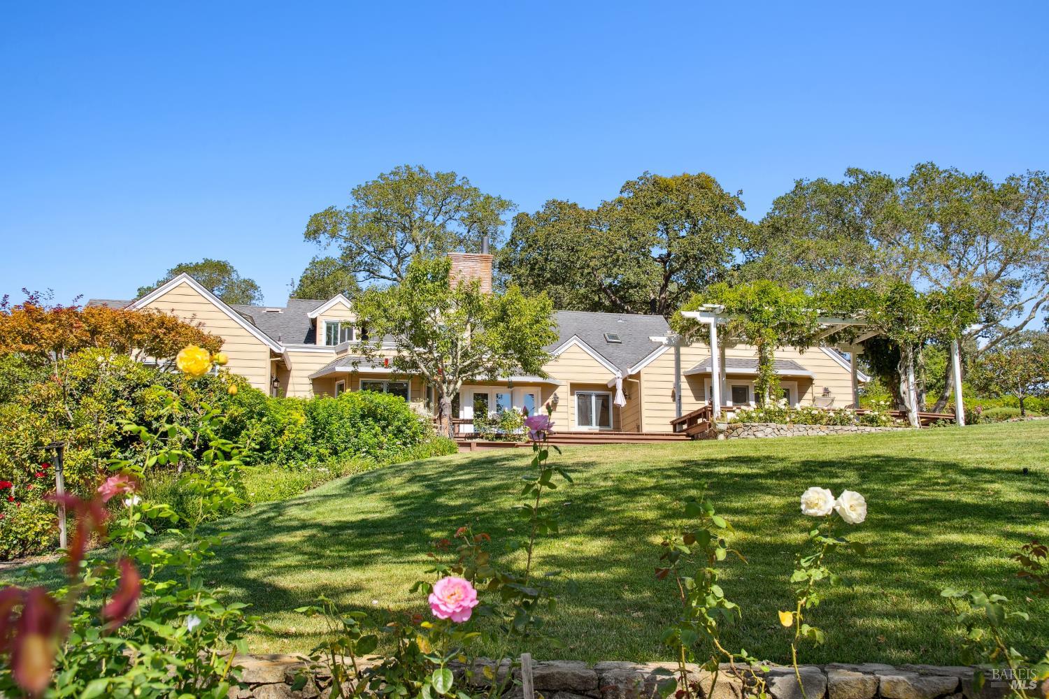 Detail Gallery Image 43 of 70 For 2399 Sobre Vista Rd, Sonoma,  CA 95476 - 4 Beds | 3/1 Baths