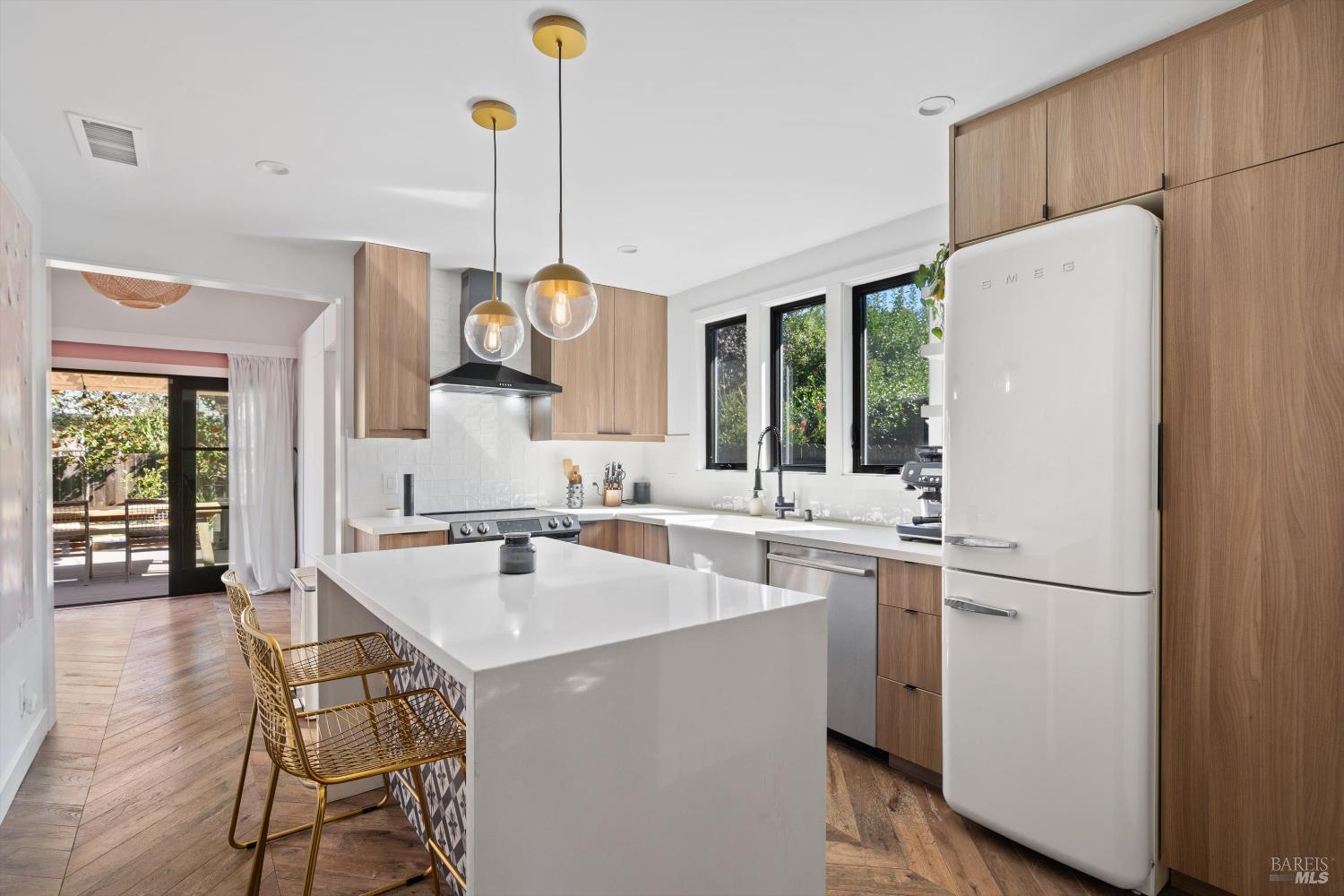 Detail Gallery Image 10 of 59 For 18445 1st Ave, Sonoma,  CA 95476 - 2 Beds | 2 Baths