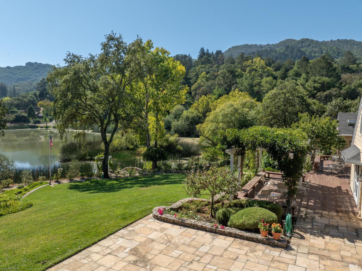 Detail Gallery Image 30 of 70 For 2399 Sobre Vista Rd, Sonoma,  CA 95476 - 4 Beds | 3/1 Baths