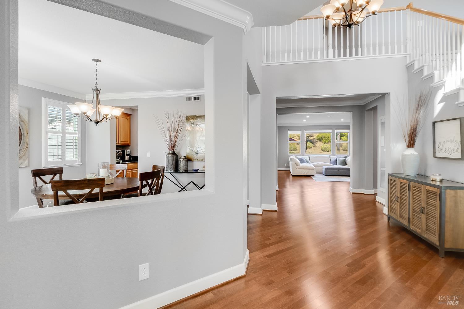 Detail Gallery Image 10 of 88 For 672 Mcallister Dr, Benicia,  CA 94510 - 5 Beds | 4 Baths