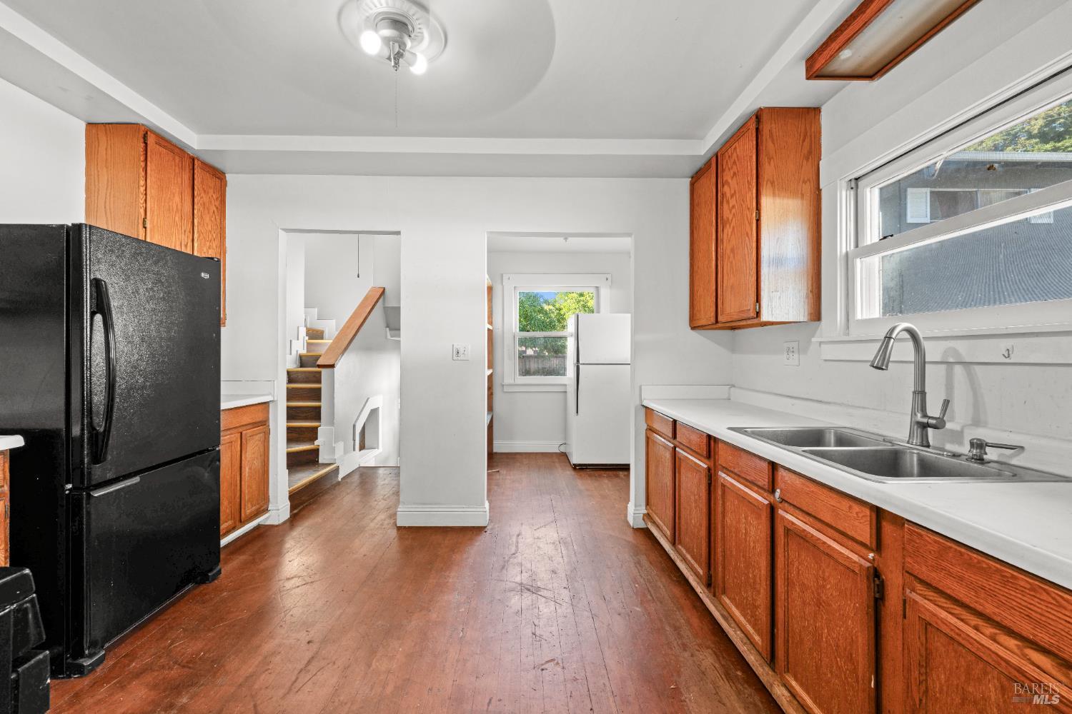 Detail Gallery Image 7 of 21 For 743 Davis St, Santa Rosa,  CA 95401 - 4 Beds | 2 Baths