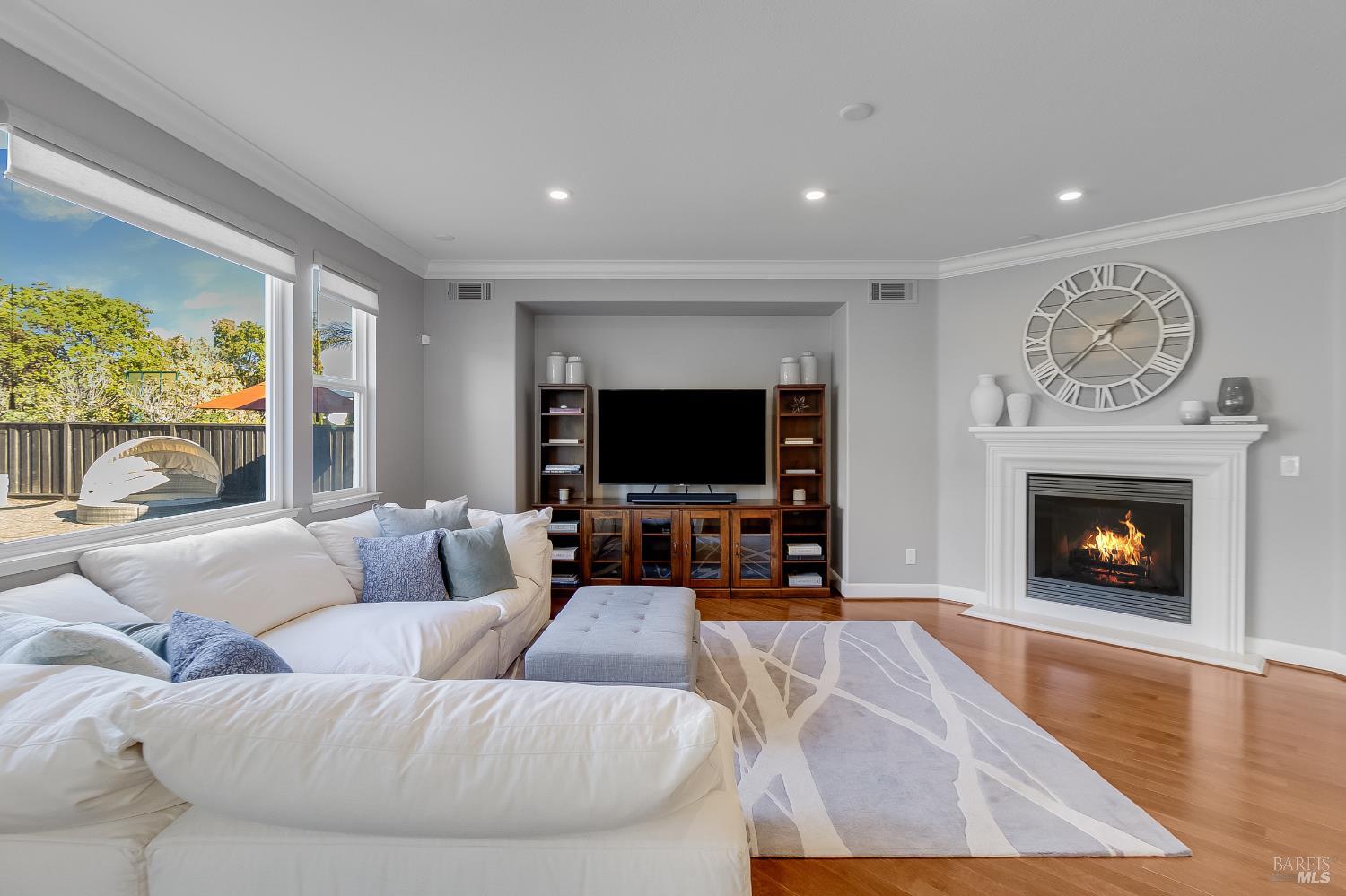 Detail Gallery Image 19 of 88 For 672 Mcallister Dr, Benicia,  CA 94510 - 5 Beds | 4 Baths