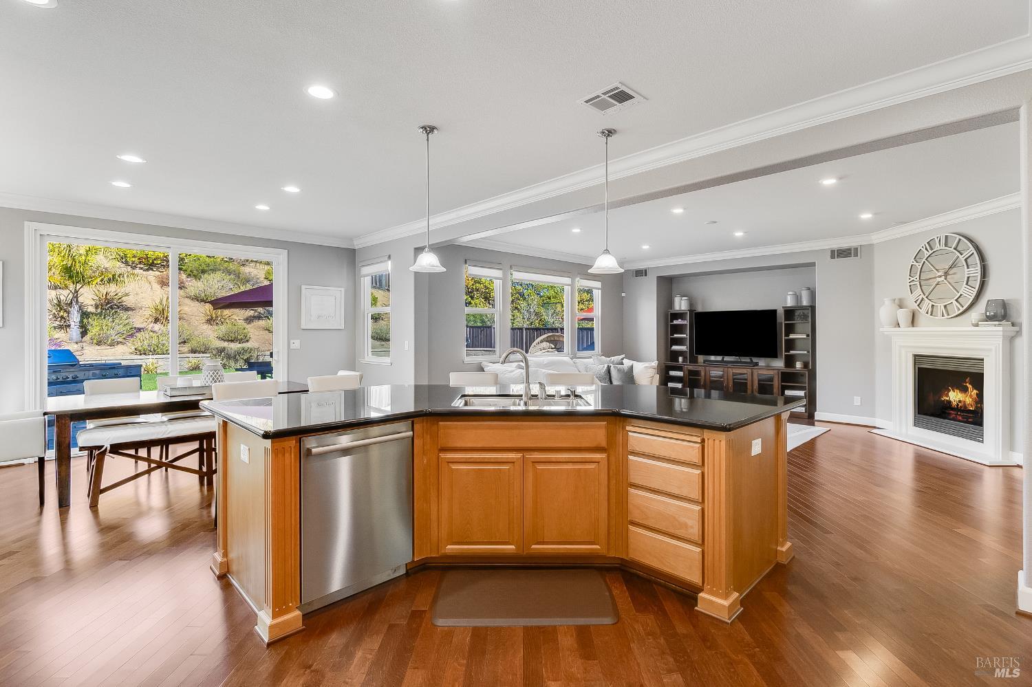 Detail Gallery Image 29 of 88 For 672 Mcallister Dr, Benicia,  CA 94510 - 5 Beds | 4 Baths