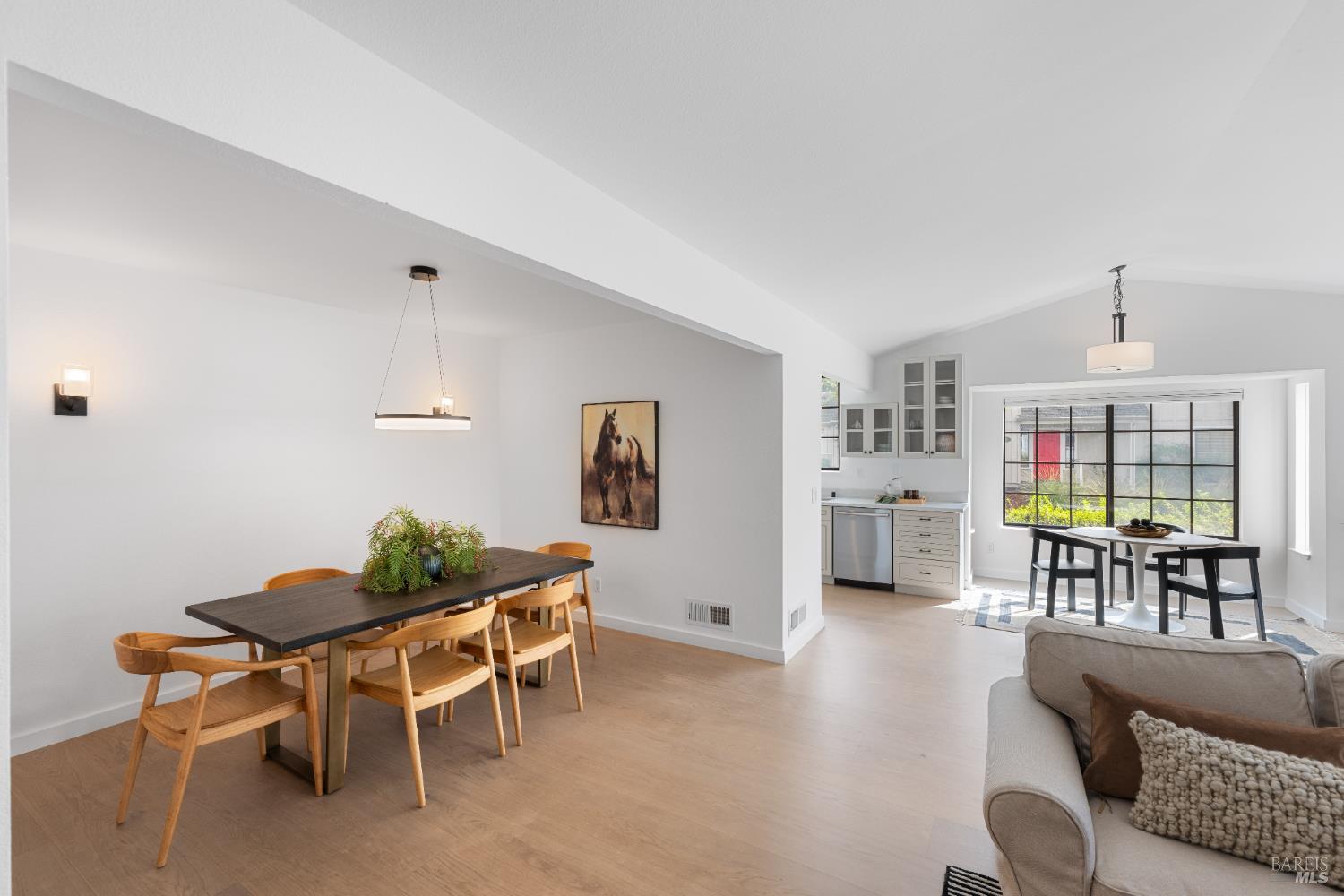 Detail Gallery Image 8 of 22 For 889 Princeton Dr, Sonoma,  CA 95476 - 2 Beds | 2 Baths