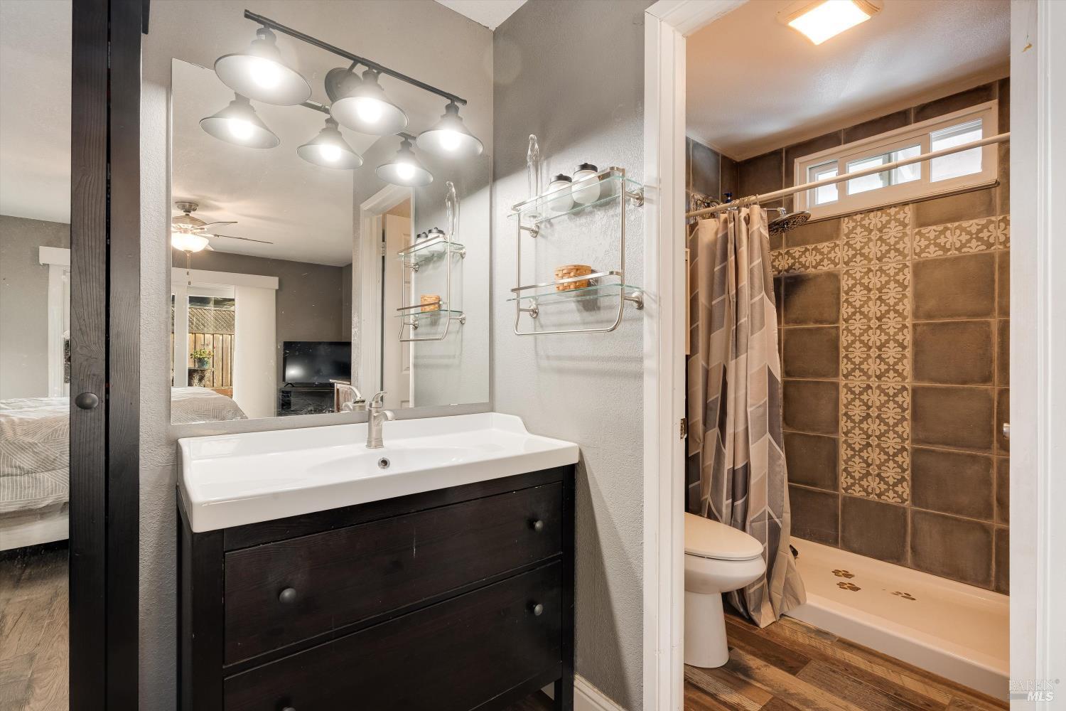 Detail Gallery Image 17 of 28 For 1605 Charlene Pl, Santa Rosa,  CA 95401 - 3 Beds | 2 Baths