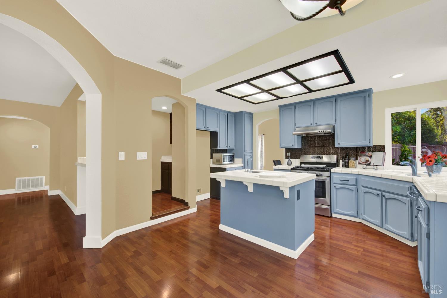 Detail Gallery Image 21 of 99 For 719 Rambleton Dr, Vacaville,  CA 95688 - 5 Beds | 3 Baths