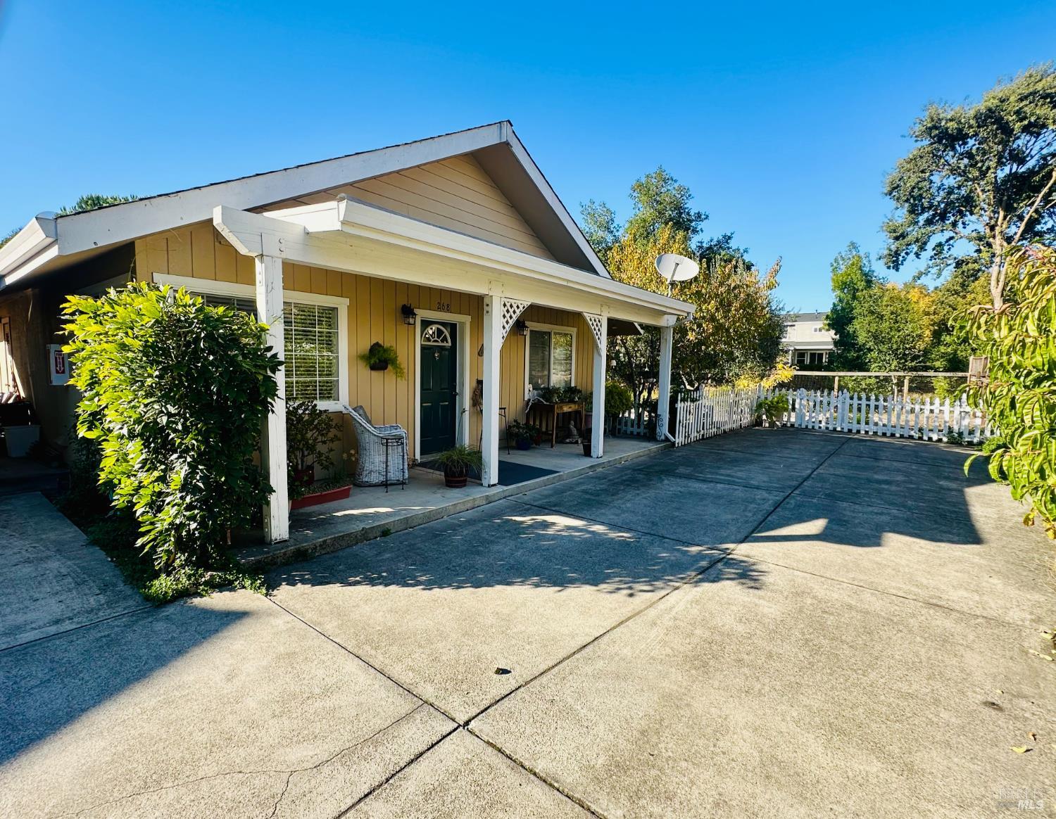 Detail Gallery Image 3 of 9 For 262 W Macarthur St, Sonoma,  CA 95476 - – Beds | – Baths