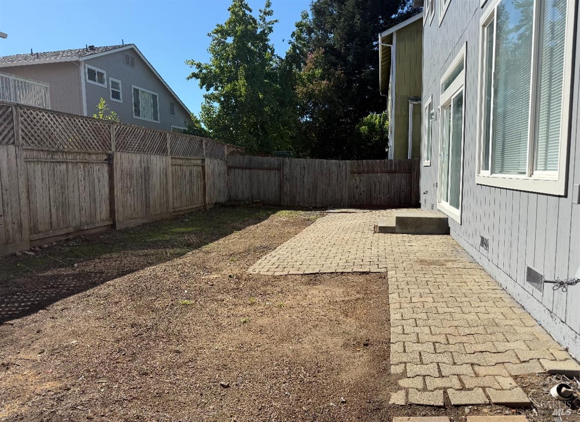 Detail Gallery Image 16 of 17 For 1217 Mateo Dr, Rohnert Park,  CA 94928 - 3 Beds | 2/1 Baths