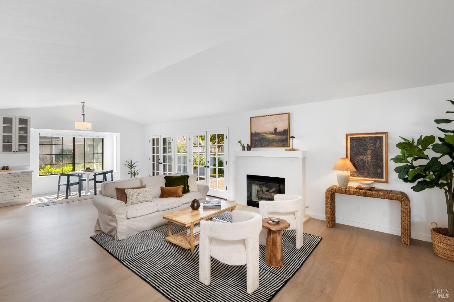 Detail Gallery Image 7 of 22 For 889 Princeton Dr, Sonoma,  CA 95476 - 2 Beds | 2 Baths