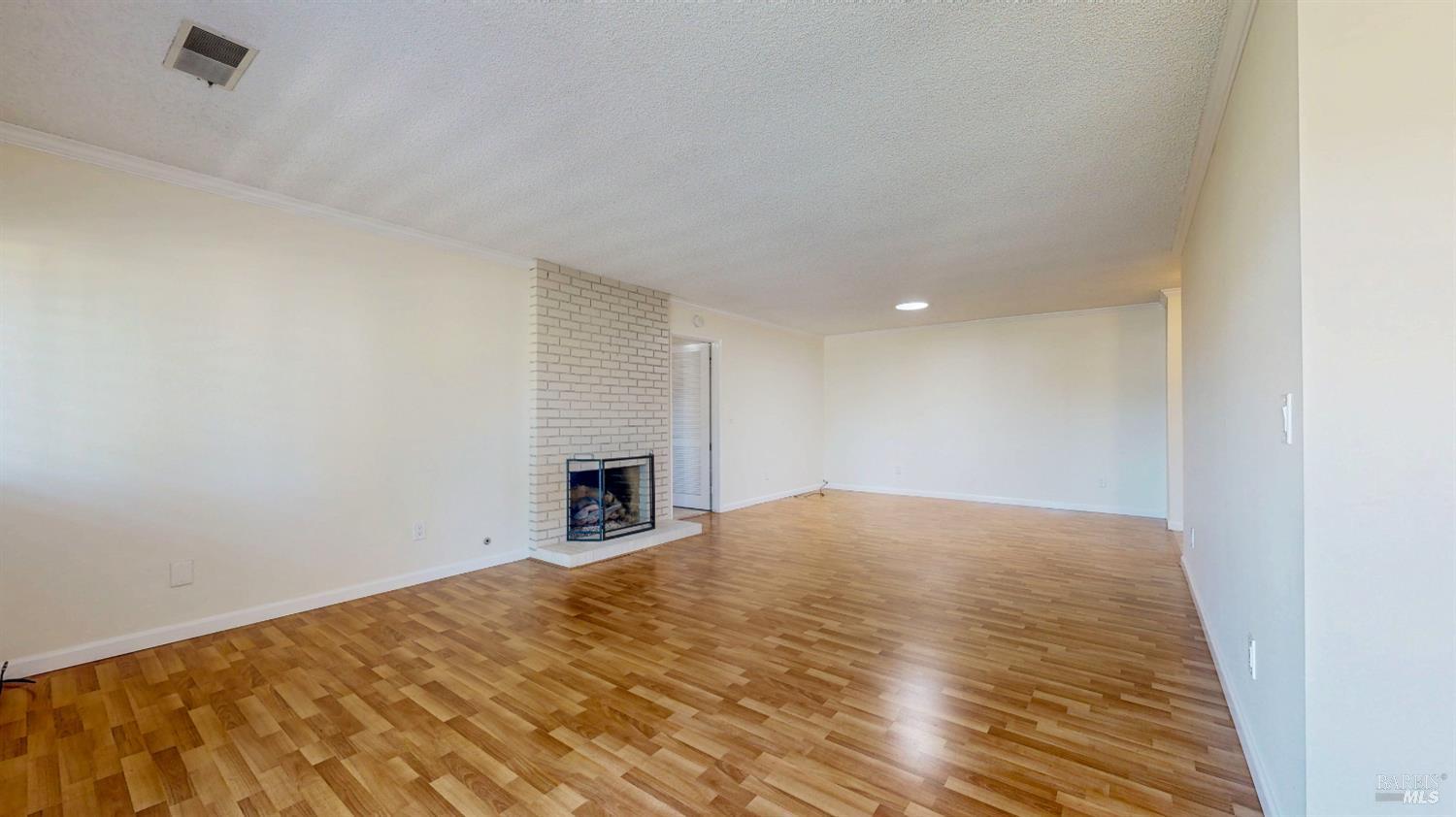 Detail Gallery Image 17 of 65 For 339 Valley Oaks Dr, Santa Rosa,  CA 95409 - 2 Beds | 2 Baths