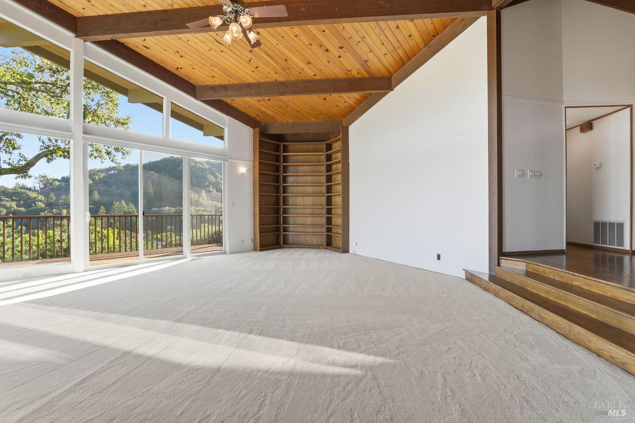 Detail Gallery Image 14 of 57 For 16 Burning Tree Dr, Novato,  CA 94949 - 3 Beds | 2/1 Baths