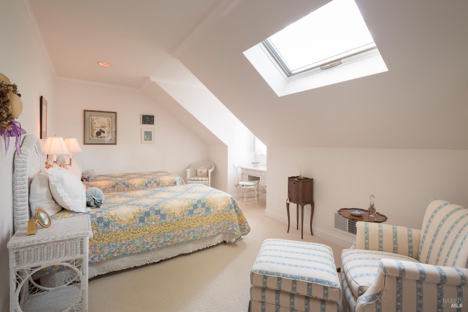 Detail Gallery Image 33 of 70 For 2399 Sobre Vista Rd, Sonoma,  CA 95476 - 4 Beds | 3/1 Baths