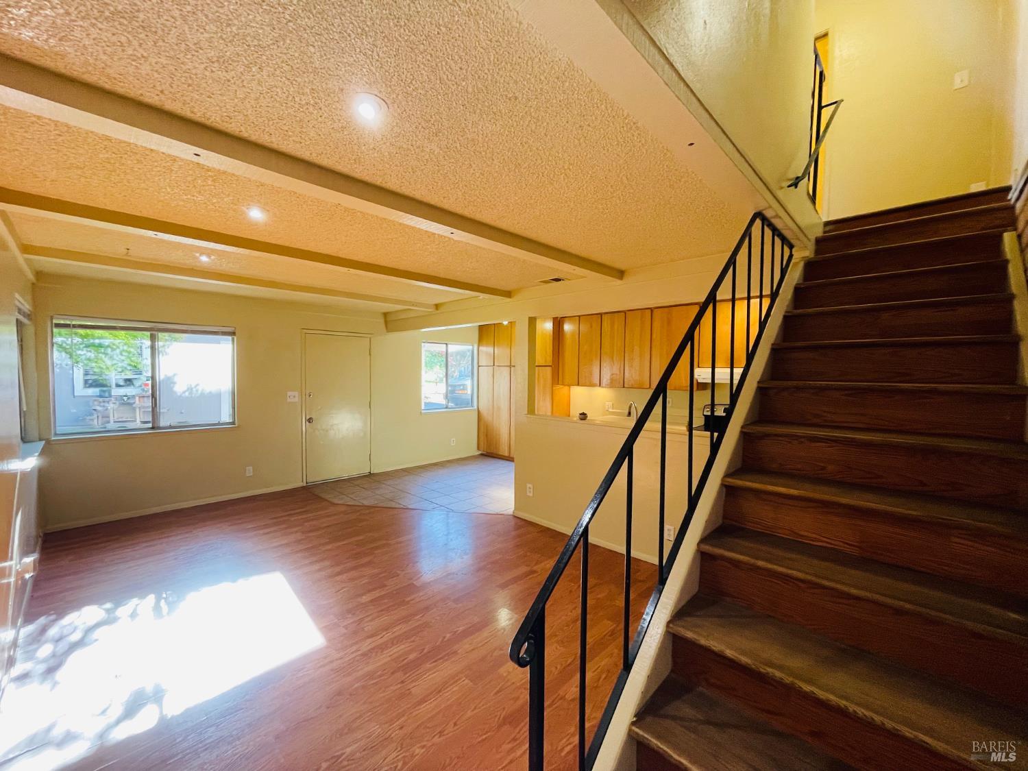 Detail Gallery Image 8 of 23 For 2529 Coffey Ln, Santa Rosa,  CA 95403 - 2 Beds | 1 Baths