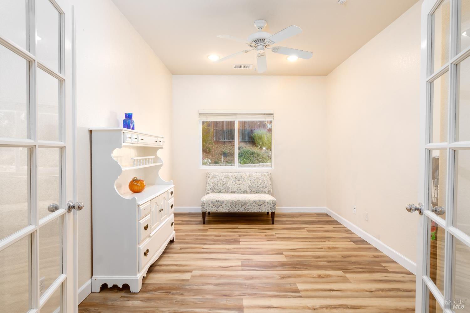 Detail Gallery Image 9 of 38 For 311 Laurel Ct, Cloverdale,  CA 95425 - 2 Beds | 2 Baths