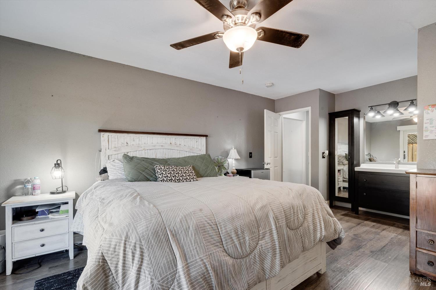 Detail Gallery Image 15 of 28 For 1605 Charlene Pl, Santa Rosa,  CA 95401 - 3 Beds | 2 Baths