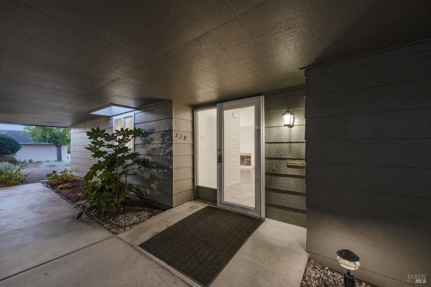 Detail Gallery Image 7 of 65 For 339 Valley Oaks Dr, Santa Rosa,  CA 95409 - 2 Beds | 2 Baths