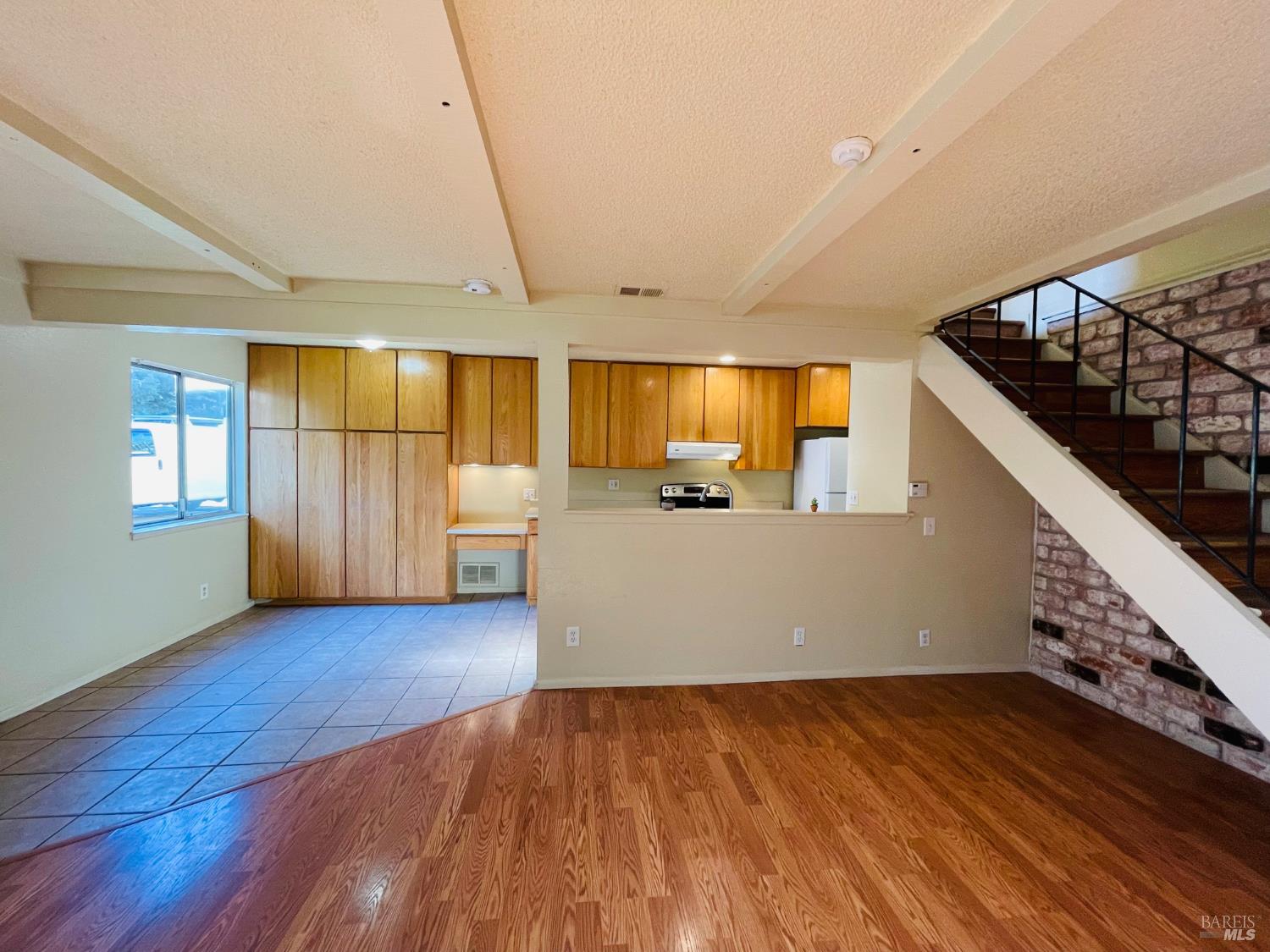 Detail Gallery Image 4 of 23 For 2529 Coffey Ln, Santa Rosa,  CA 95403 - 2 Beds | 1 Baths