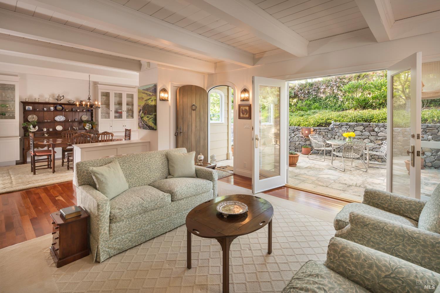 Detail Gallery Image 21 of 70 For 2399 Sobre Vista Rd, Sonoma,  CA 95476 - 4 Beds | 3/1 Baths