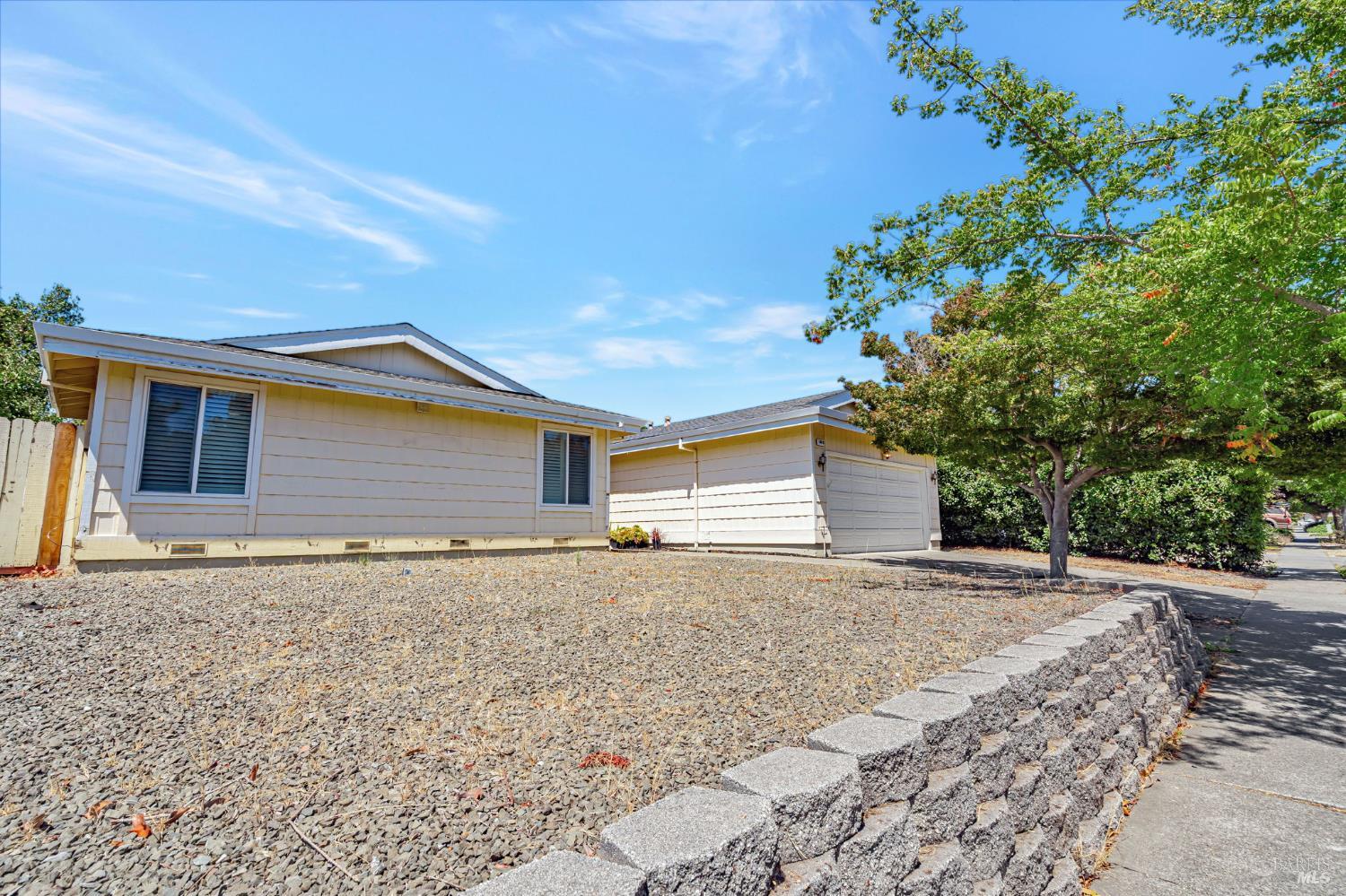 Detail Gallery Image 3 of 40 For 1019 Westview Dr, Napa,  CA 94558 - 4 Beds | 2/1 Baths