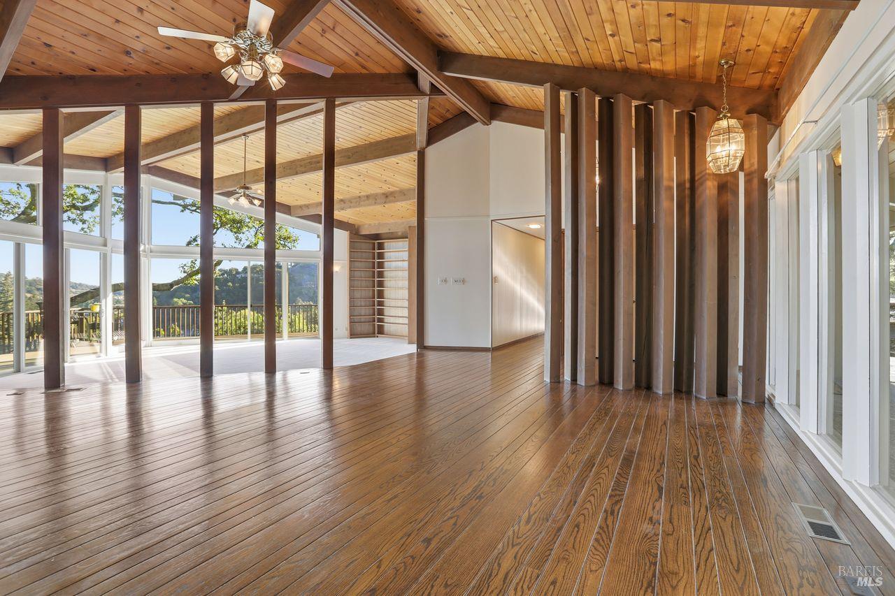 Detail Gallery Image 8 of 57 For 16 Burning Tree Dr, Novato,  CA 94949 - 3 Beds | 2/1 Baths