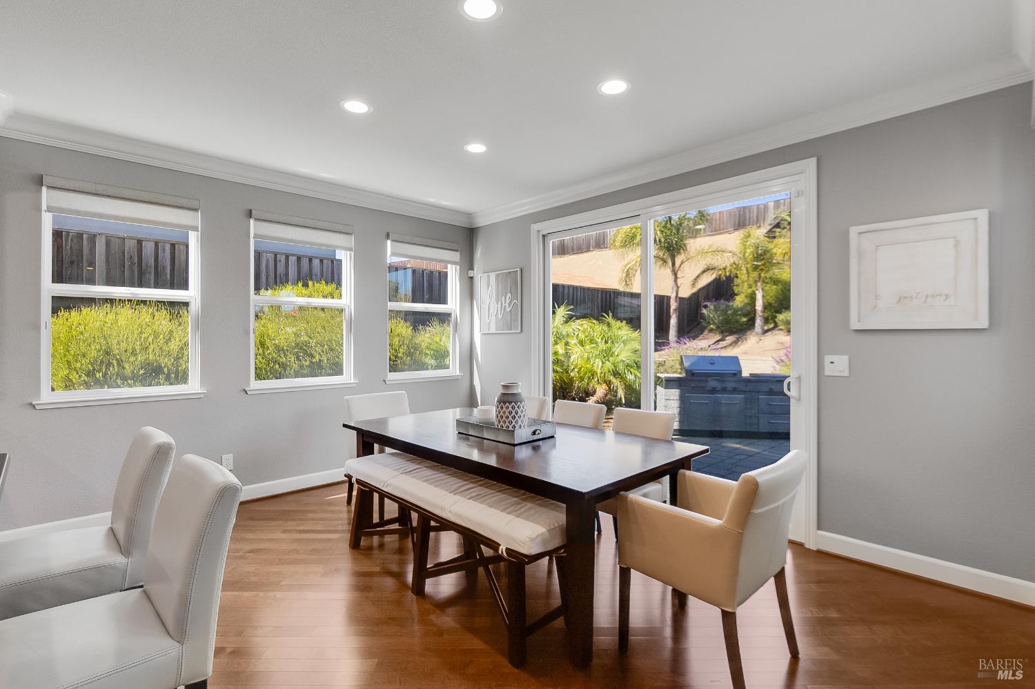 Detail Gallery Image 24 of 88 For 672 Mcallister Dr, Benicia,  CA 94510 - 5 Beds | 4 Baths