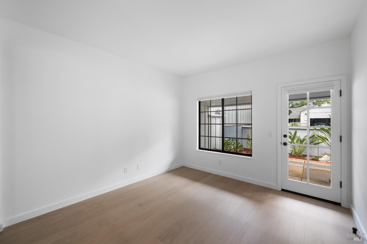 Detail Gallery Image 18 of 22 For 889 Princeton Dr, Sonoma,  CA 95476 - 2 Beds | 2 Baths