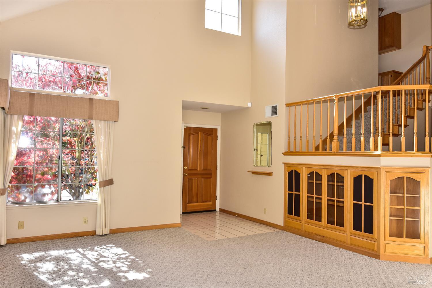 Detail Gallery Image 3 of 24 For 2728 Terry Ct, Pinole,  CA 94564 - 3 Beds | 2/1 Baths